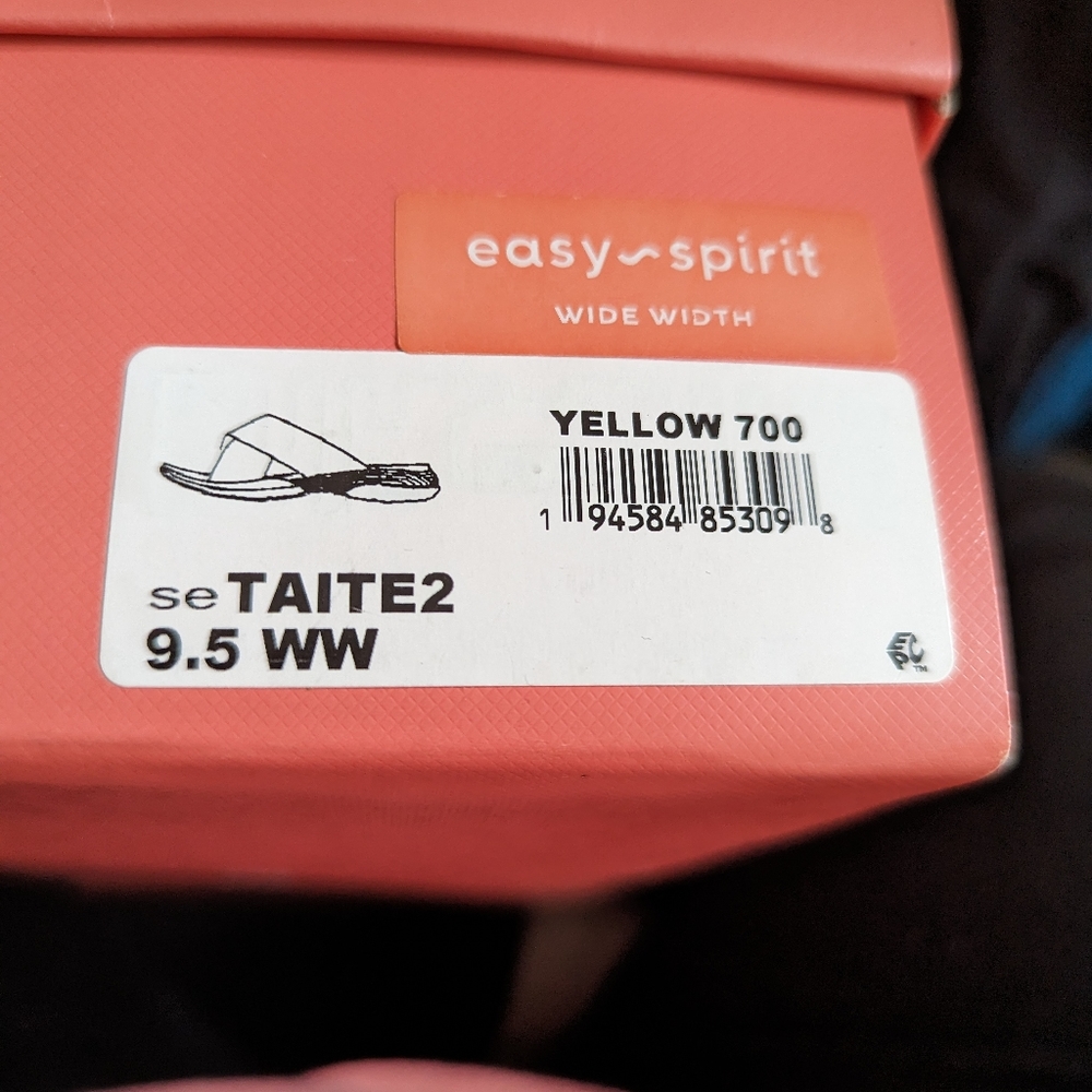 9.5 WW Taite 2 sandal - Picture 2 of 10